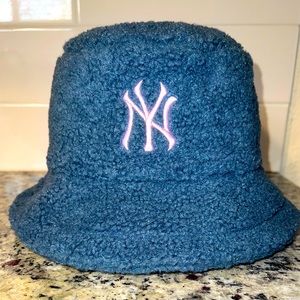 Fuzzy New York Bucket Hat